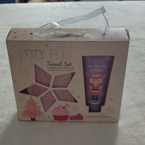 Cozy Feet Tinsel Set with Foot Lotion and Socks